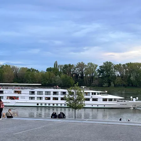 Heart Of The Center 2 By Zazi Apartament Bratysława